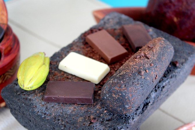 Chocolate Seaside Workshop & Wine Tasting - Starter drinks: chocolate martini for adults, cocoa for kids