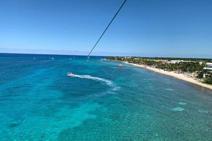 Cozumel: Best Parasailing Experience + Locker - Your 15-minute flight at about 250 meters