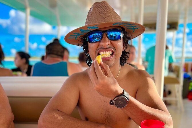 Cozumel Catamaran Tour: Snorkel at Top Reefs & Open Bar - Columbia Reef stop: what you’re aiming to see
