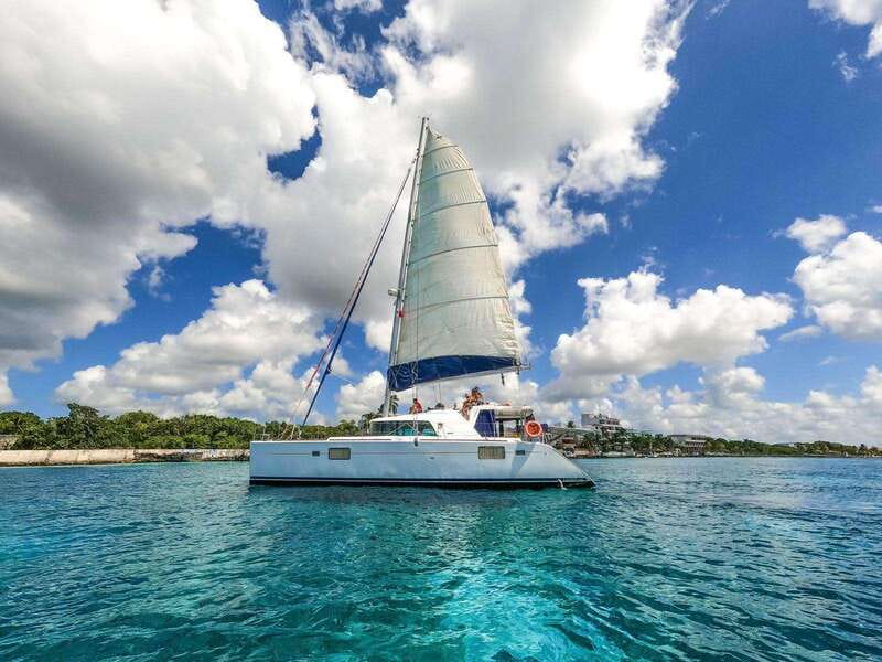 Cozumel: Catamaran Tour To Isla de la Pasión - How big is the group? Small-group energy is possible