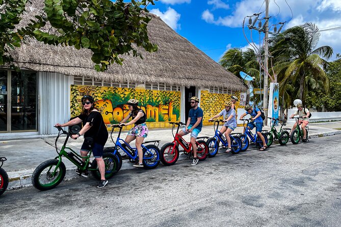 Cozumel: City Tour by E-bike - Stop 1: 3 De Mayo Park and Corpus Christi Church Area