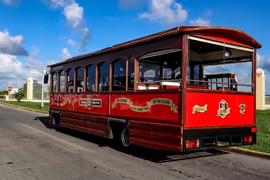 Cozumel: City Trolley Tour - Photo stops around Cozumel: the promised icons vs. what to confirm