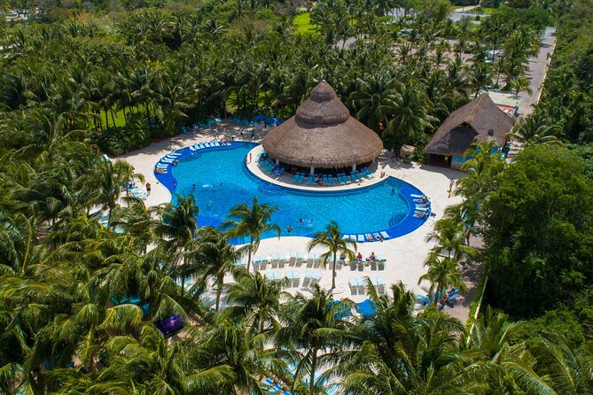 Cozumel: Paradise Beach Club All-Inclusive Day Pass - The pool and beach setup: where to spend your time