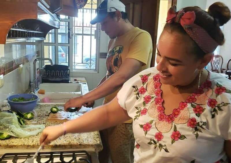 Cozumel: Private Cooking Class in a Family Kitchen - Finding the Right Spot: Benito Juarez Statue on Adolfo Rosado Salas