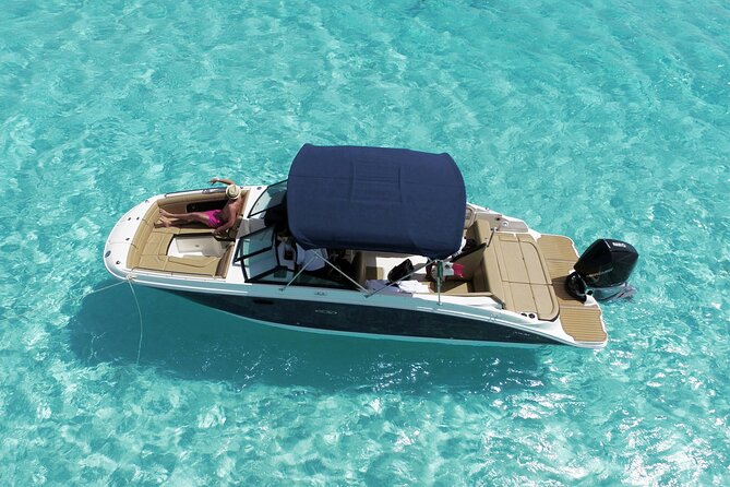 Deluxe Private Boats - 27 ft Sea Ray - The 27 ft Sea Ray experience: comfort, drinks, and real downtime
