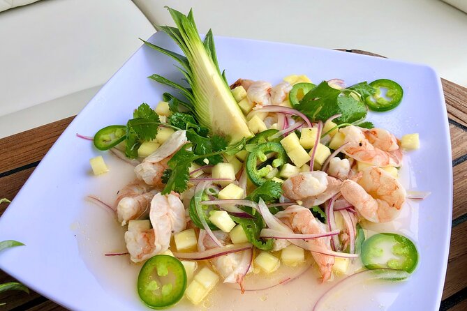 Deluxe Private Boats - 40 ft Catamaran - Food and drinks on the catamaran: why the included lunch matters