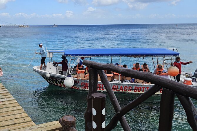 El Cielo and Snorkeling for Cruise Ship Passengers - El Cielito sandbank time: drinks, fresh snacks, and a calmer water moment