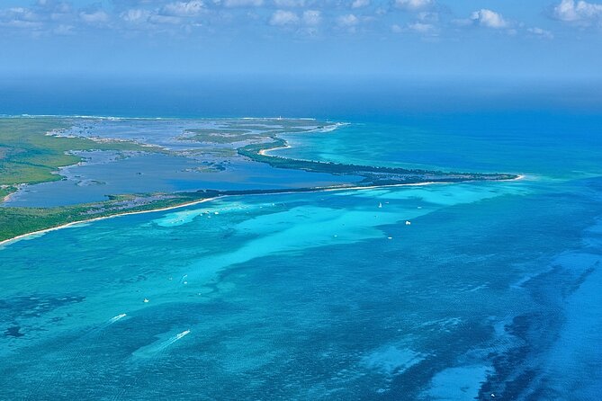 El Cielo Cozumel Snorkel Share Boat + Reefs + Food Drinks + Beach - The shared boat setup: small group, fast rides, real snorkel time