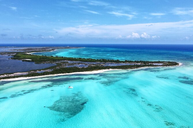 Lagoon 39ft Private Catamaran 5hr - El Cielo Full Experience - Lunch, snacks, and the top-shelf bar (this is not a token meal)