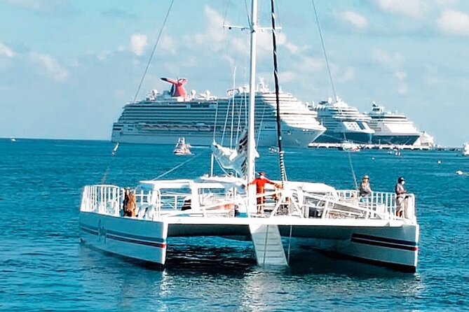 Luxury Cozumel Catamaran: Snorkel, Beach Club & Relaxation - Unlimited drinks and lunch: the value is in not counting cups
