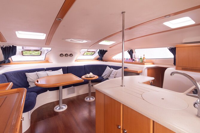 Private 6 Hrs 47 ft. Catamaran Snorkel & Cielo Charter (30p. max) - Your day at sea: how the 6 hours usually feels
