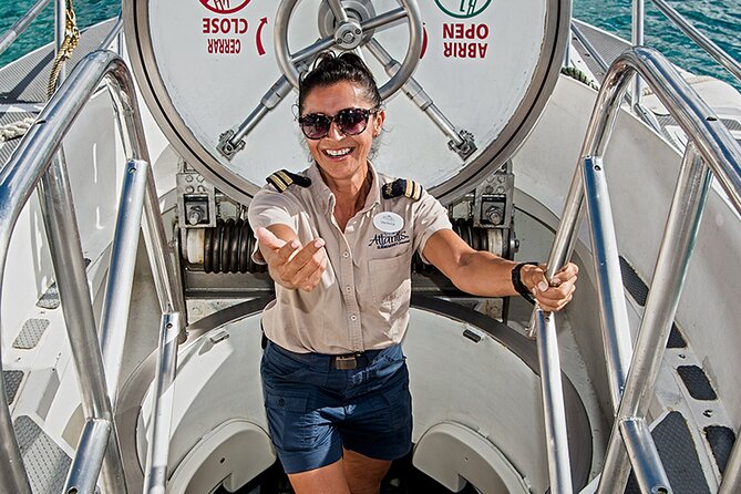 Submarine Atlantis Cozumel Adventure by Day & Sunset - Stop 3: back topside, souvenirs, and the digital certificate
