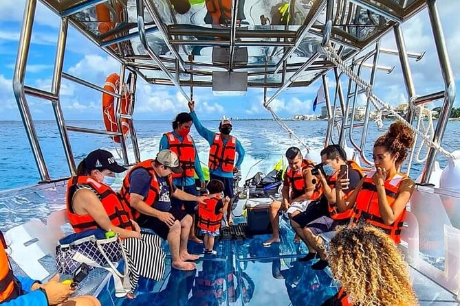 Transparent Boating and Snorkeling Tour in Cozumel All Inclusive - Gear, help, and the boat-entry reality