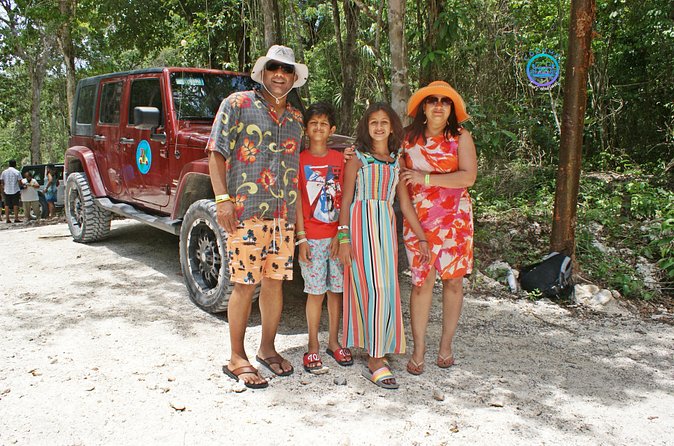 Wet And Wild Combo Experience By Jeep & Snorkel Tour - Photos, Shopping, and Town Stops: Making the Island Feel Personal